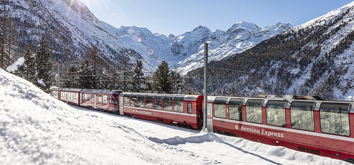 Bernina-Express-in-der-Montebellokurve