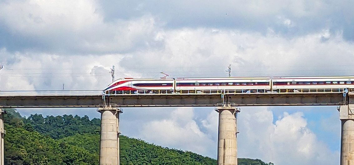 China-Laos-Bahn-am-Mekong