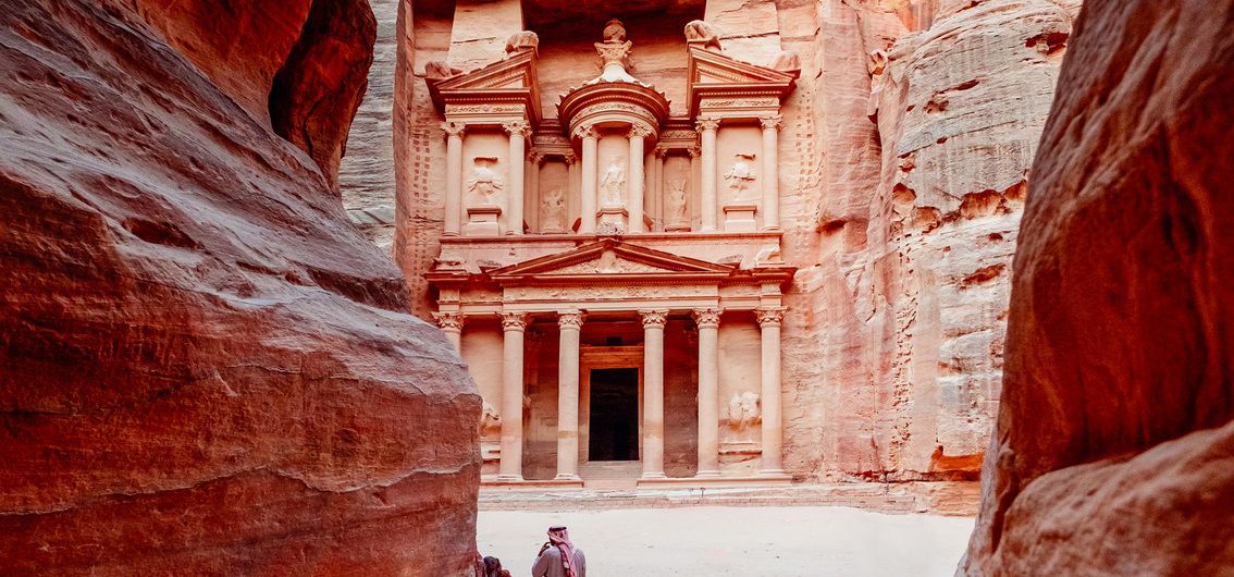 Jordanien - Monumentaler Grabtempel in der Ruinenstätte Petra