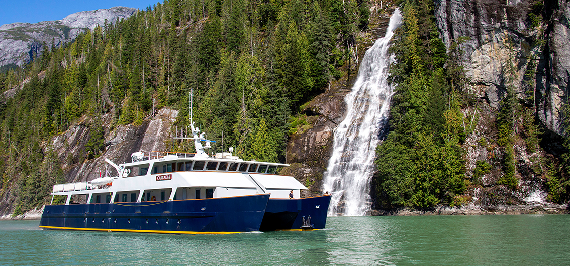 Vancouver-Island-Kreuzfahrt_Cascadia_Waterfall_credit_Maple-Leaf-Adv